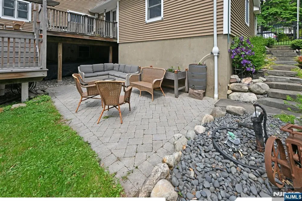 8 Myrtle Street Montvale, NJ 07645