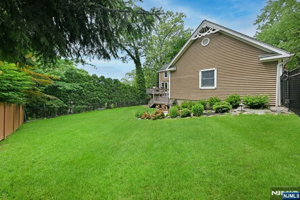 8 Myrtle Street Montvale, NJ 07645