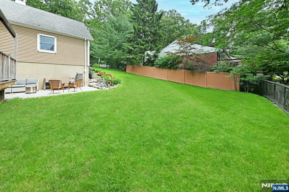 8 Myrtle Street Montvale, NJ 07645