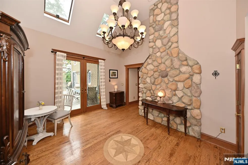 8 Myrtle Street Montvale, NJ 07645