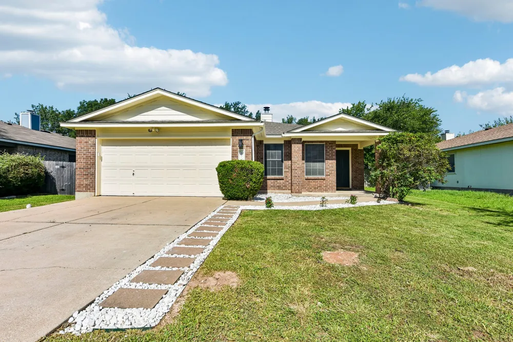 170 Kates Cove Buda, TX 78610