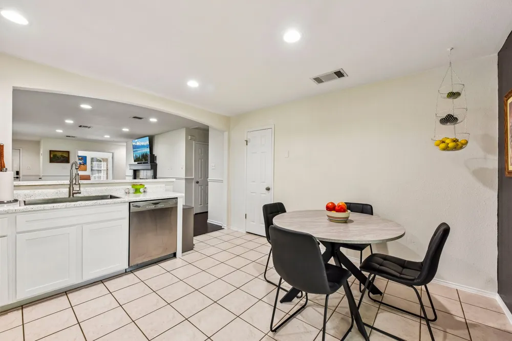170 Kates Cove Buda, TX 78610