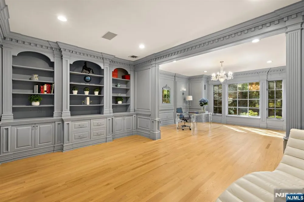 23 Hunter Ridge Woodcliff Lake, NJ 07677