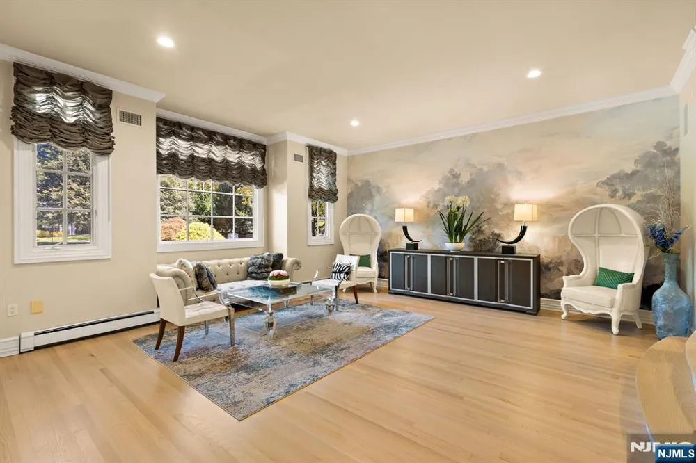 23 Hunter Ridge Woodcliff Lake, NJ 07677