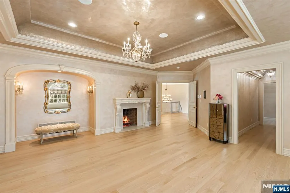 23 Hunter Ridge Woodcliff Lake, NJ 07677