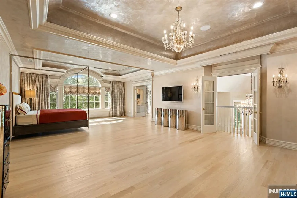 23 Hunter Ridge Woodcliff Lake, NJ 07677