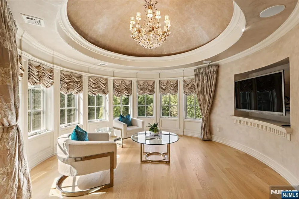 23 Hunter Ridge Woodcliff Lake, NJ 07677