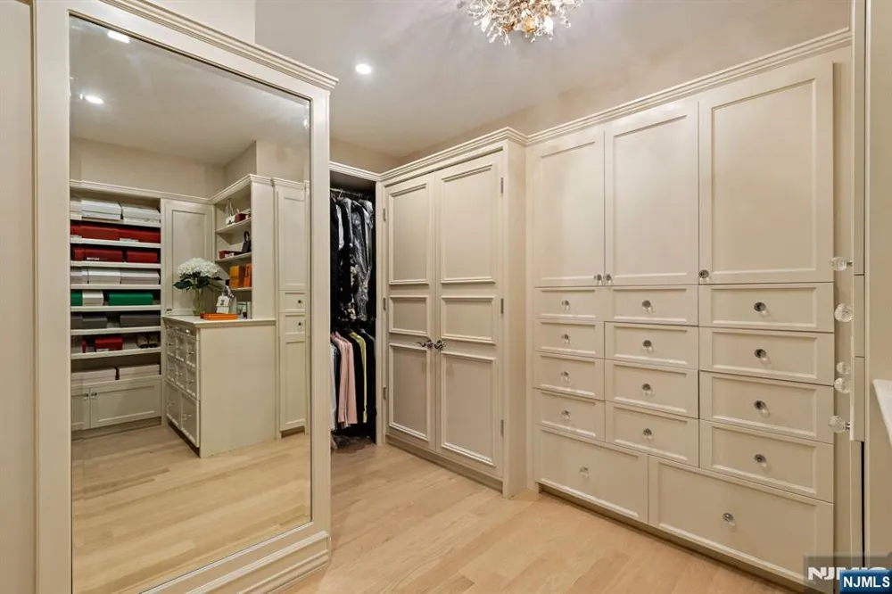 23 Hunter Ridge Woodcliff Lake, NJ 07677