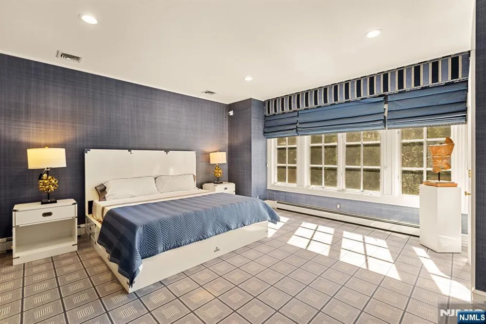 23 Hunter Ridge Woodcliff Lake, NJ 07677