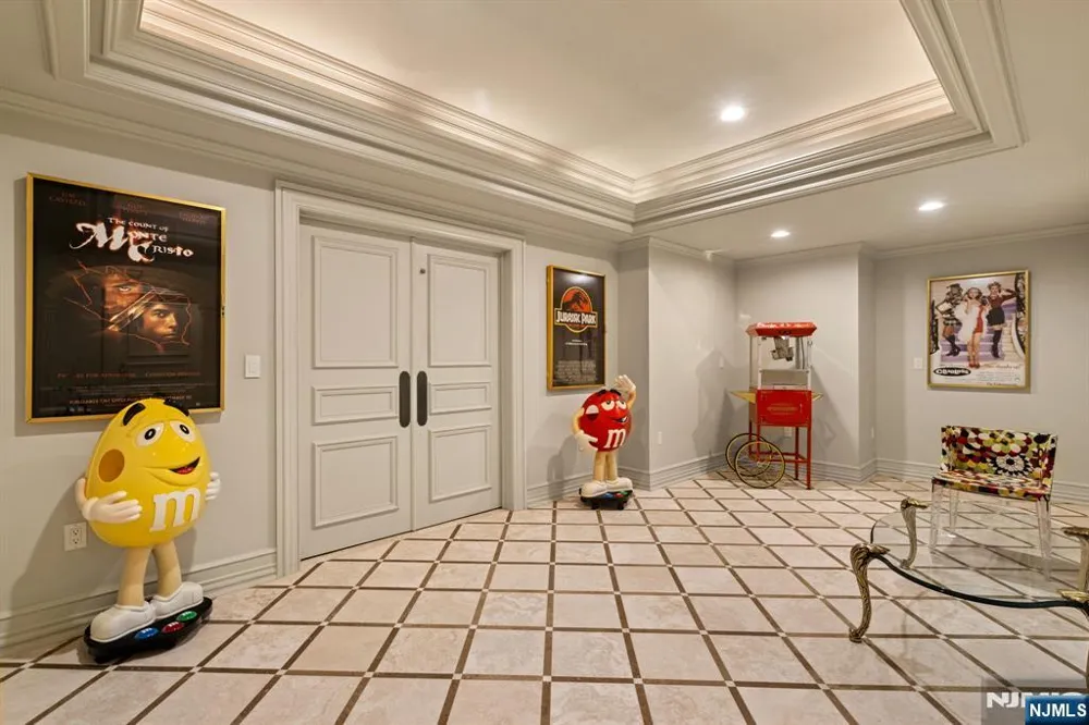 23 Hunter Ridge Woodcliff Lake, NJ 07677