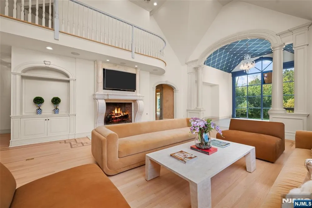 23 Hunter Ridge Woodcliff Lake, NJ 07677