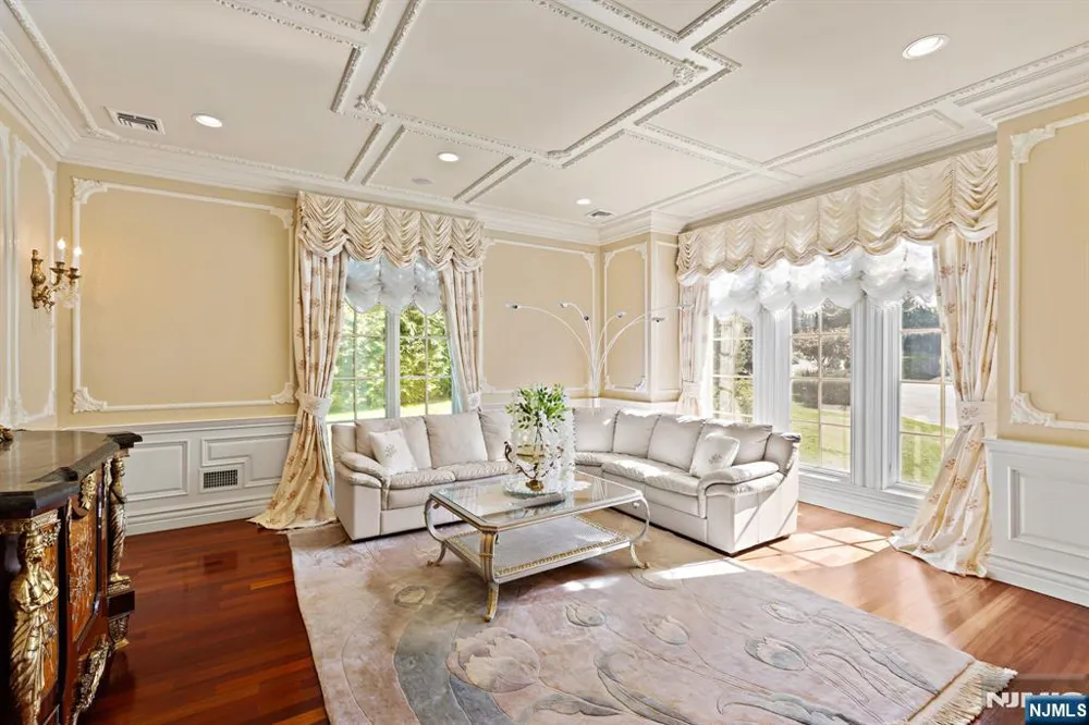 117 Truman Drive Cresskill, NJ 07626