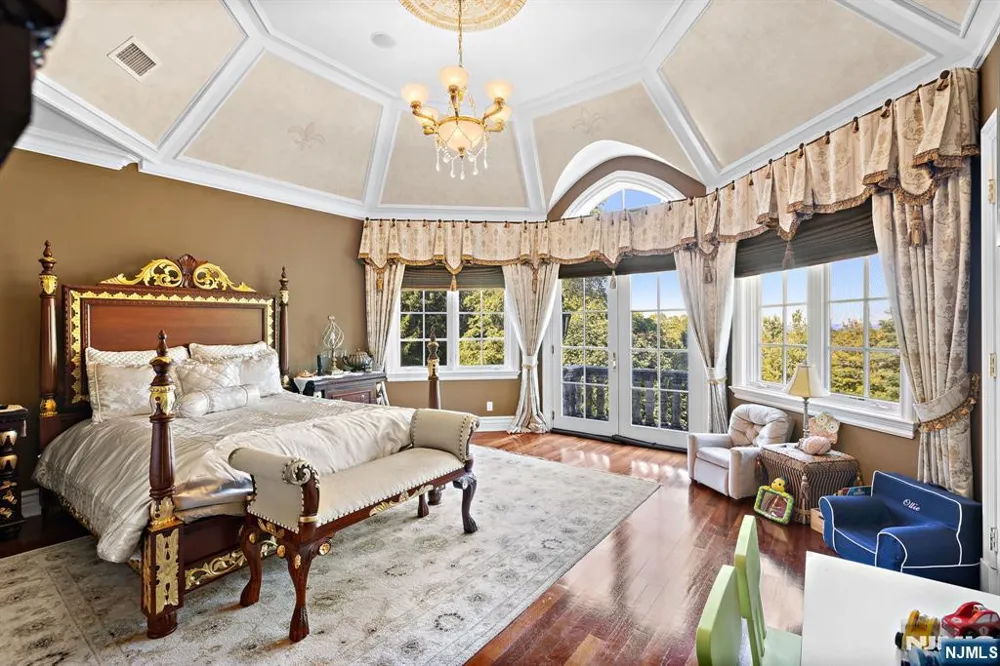 117 Truman Drive Cresskill, NJ 07626
