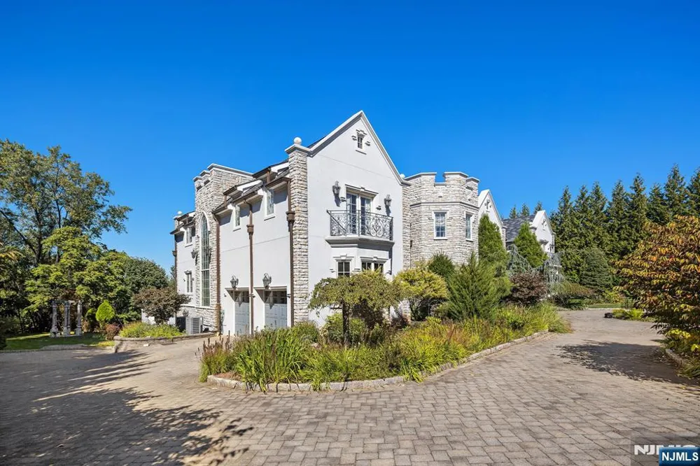 117 Truman Drive Cresskill, NJ 07626