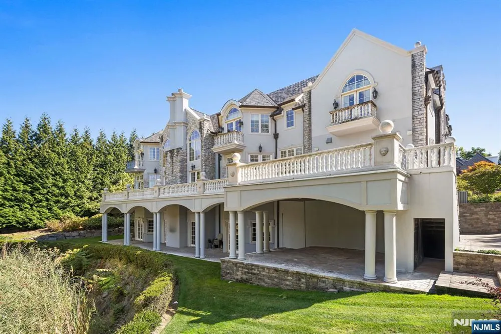 117 Truman Drive Cresskill, NJ 07626