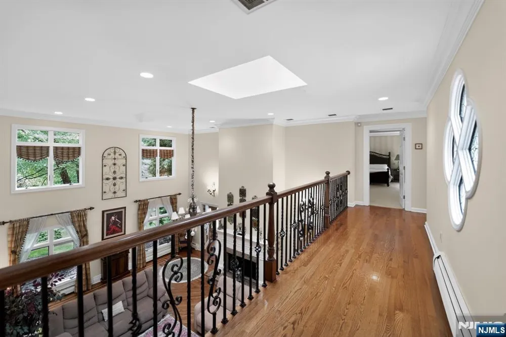 11 Pine Tree Drive Saddle River, NJ 07458