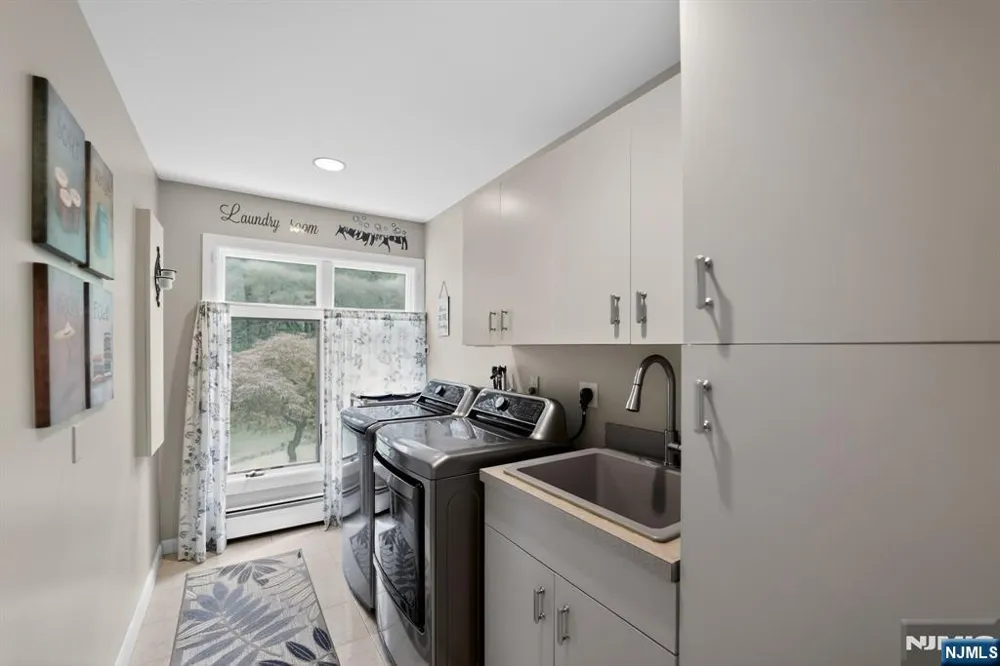 11 Pine Tree Drive Saddle River, NJ 07458