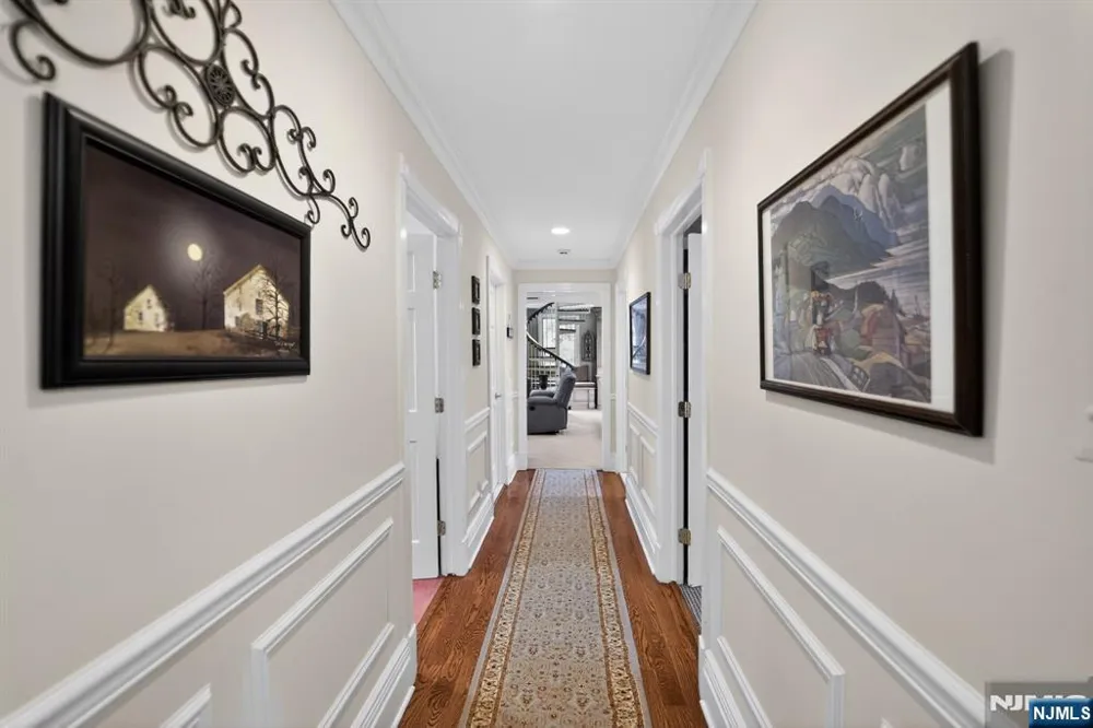 11 Pine Tree Drive Saddle River, NJ 07458