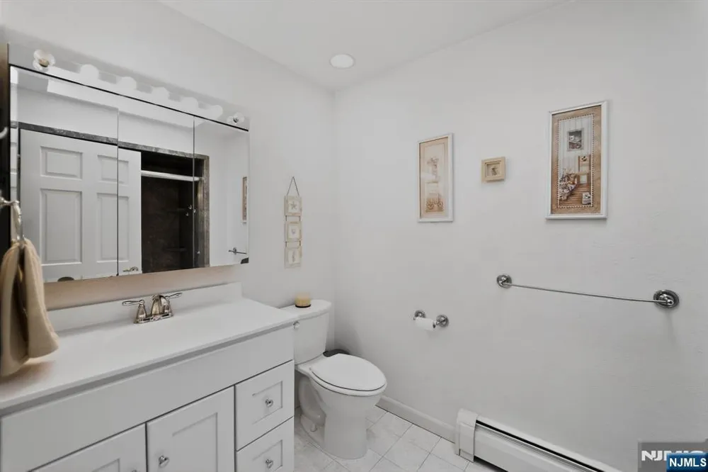 11 Pine Tree Drive Saddle River, NJ 07458