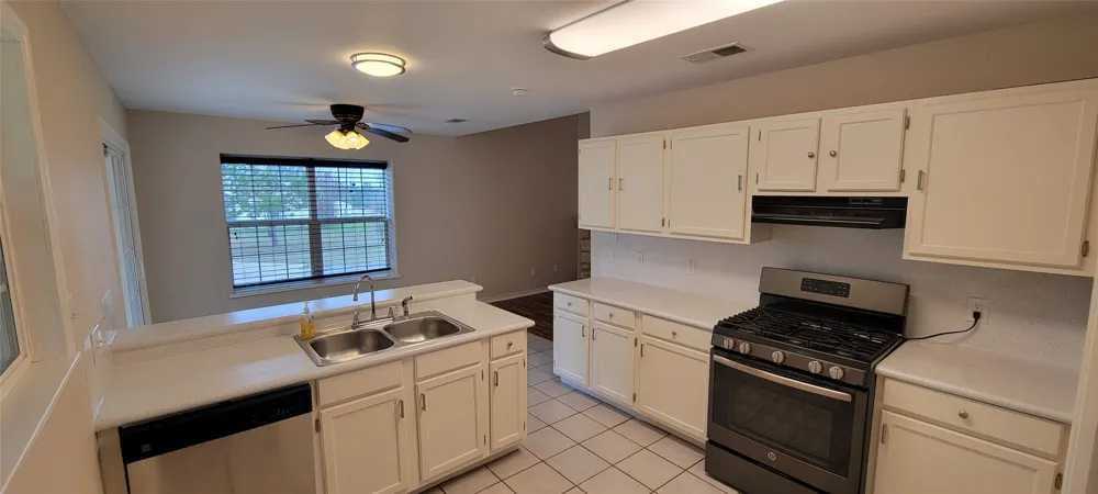 195 Cardinal Drive Paige, TX 78659