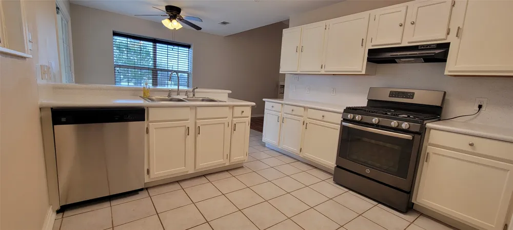 195 Cardinal Drive Paige, TX 78659