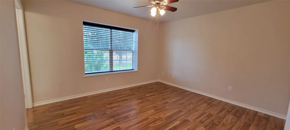 195 Cardinal Drive Paige, TX 78659