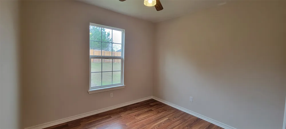 195 Cardinal Drive Paige, TX 78659