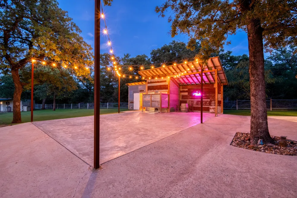 1474 County Road B Lexington, TX 78947