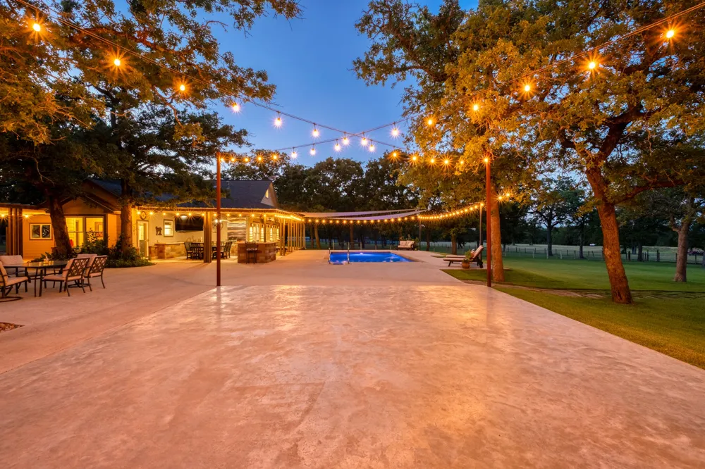 1474 County Road B Lexington, TX 78947