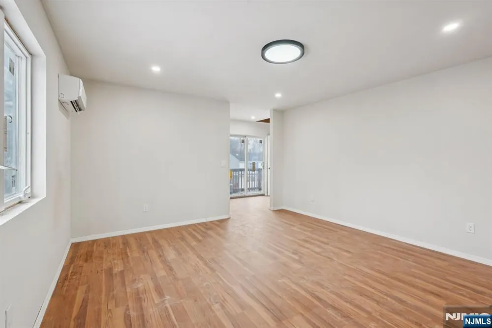 109 Monmouth Avenue Wayne, NJ 07470