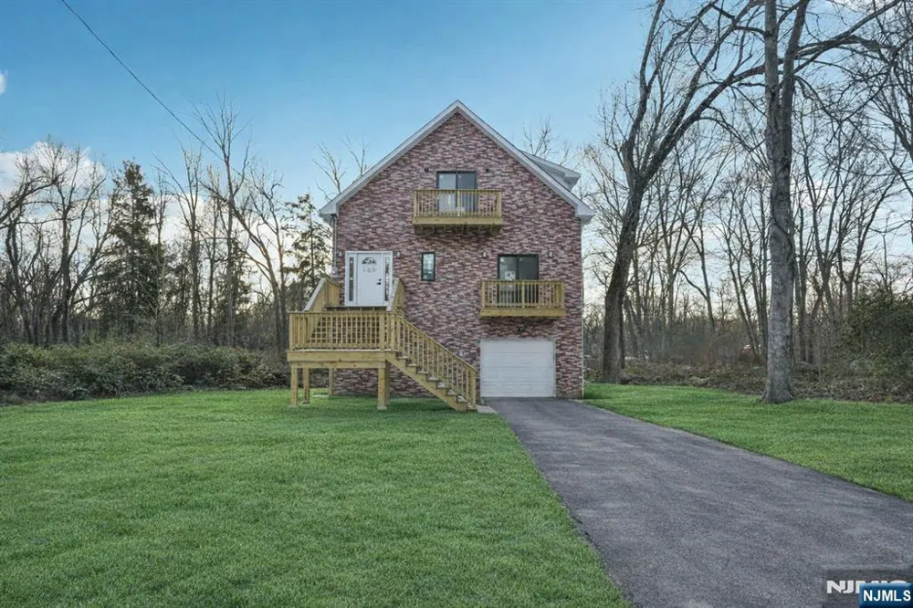 109 Monmouth Avenue Wayne, NJ 07470