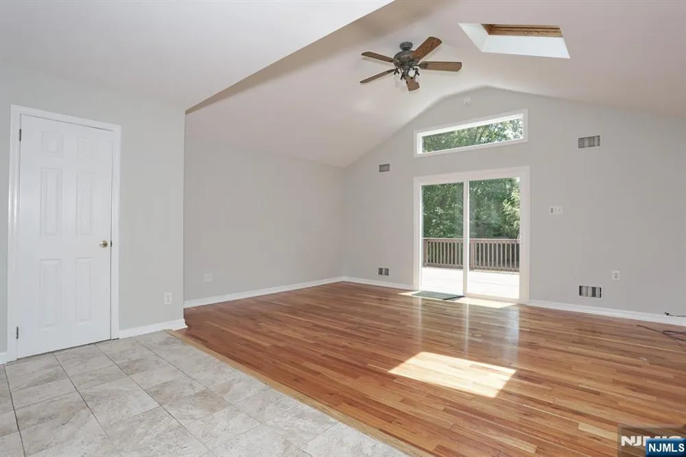 48 Momar Drive Bergenfield, NJ 07621