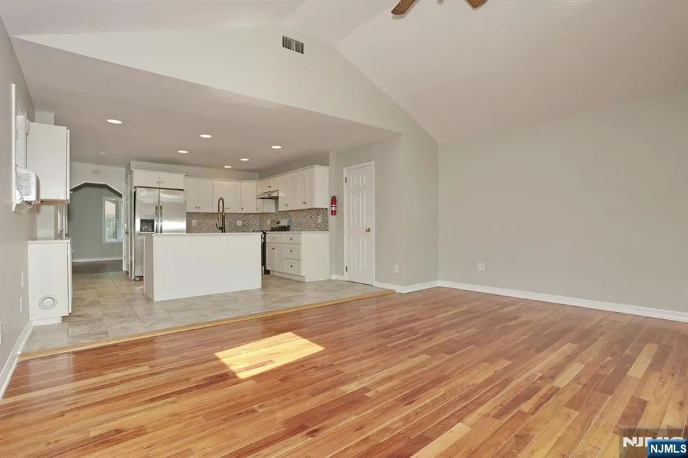 48 Momar Drive Bergenfield, NJ 07621