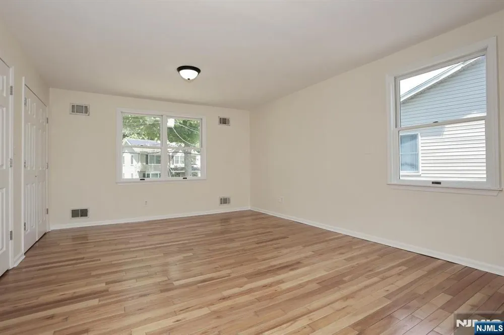 48 Momar Drive Bergenfield, NJ 07621