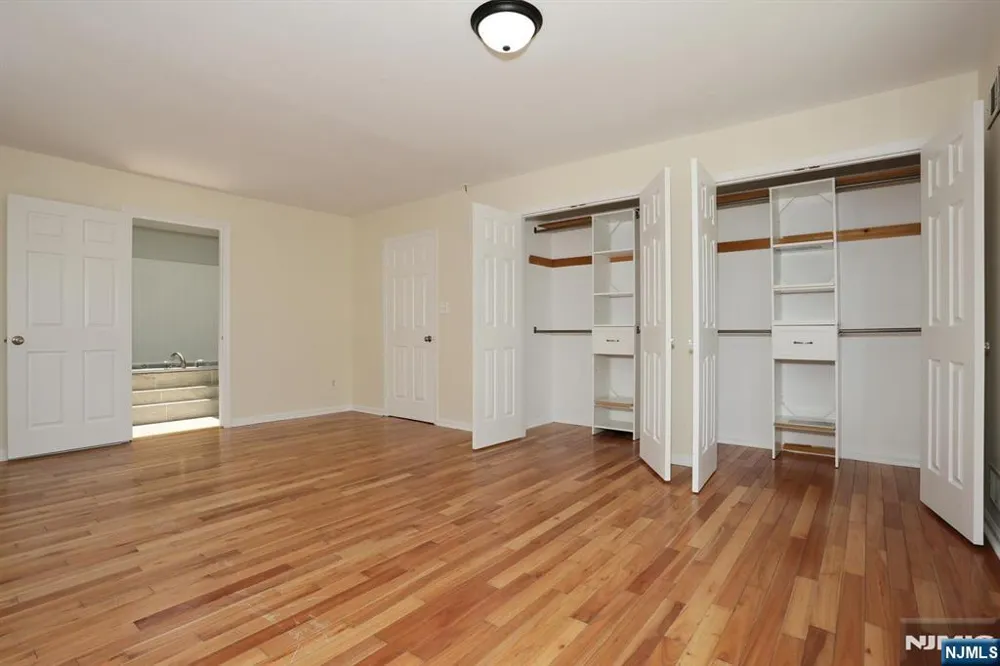 48 Momar Drive Bergenfield, NJ 07621