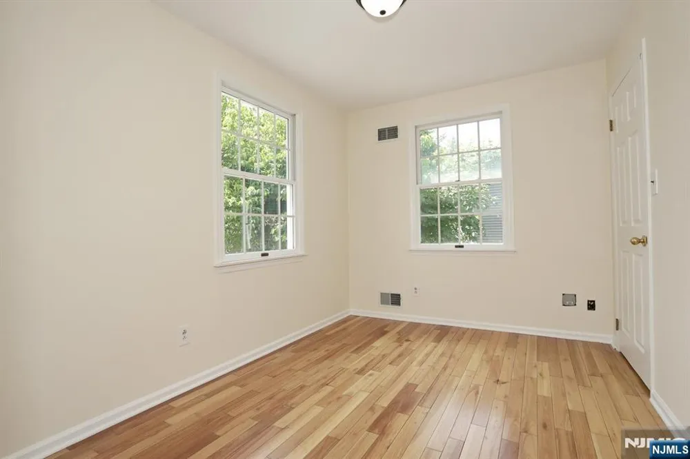 48 Momar Drive Bergenfield, NJ 07621