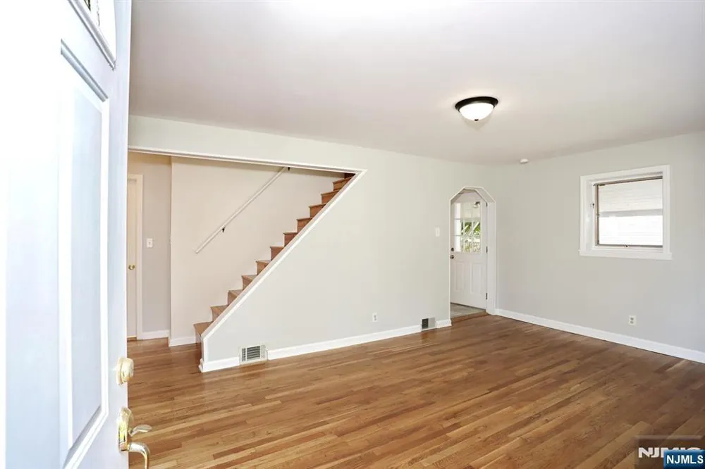 48 Momar Drive Bergenfield, NJ 07621
