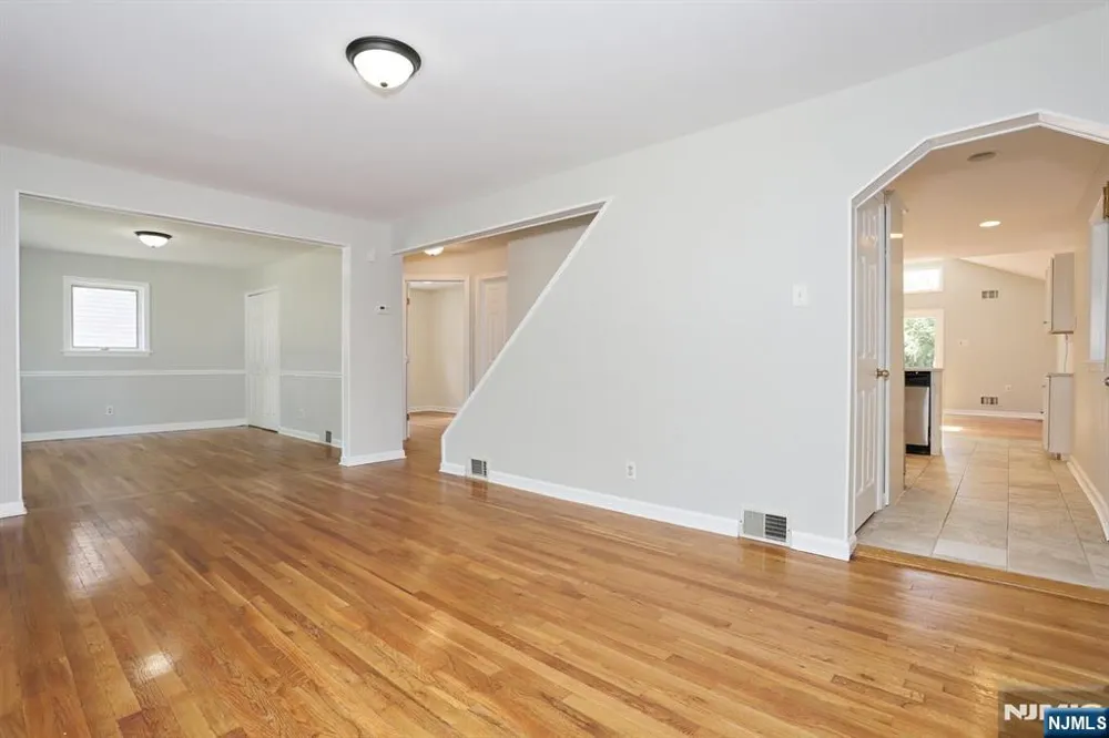 48 Momar Drive Bergenfield, NJ 07621