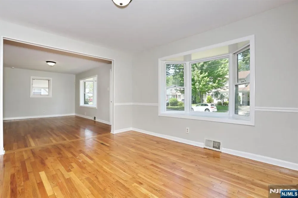 48 Momar Drive Bergenfield, NJ 07621