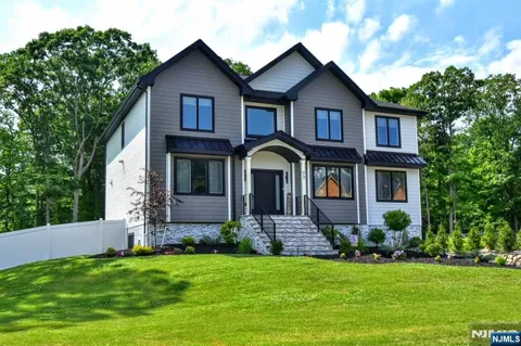 73 Heritage Drive