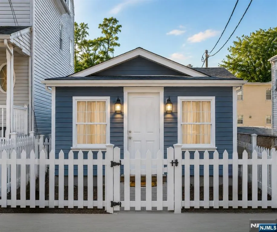 197 Edmund Avenue Paterson, NJ 07502