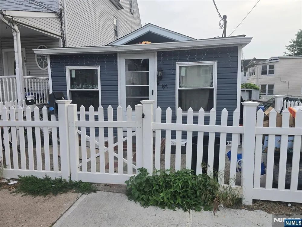 197 Edmund Avenue Paterson, NJ 07502