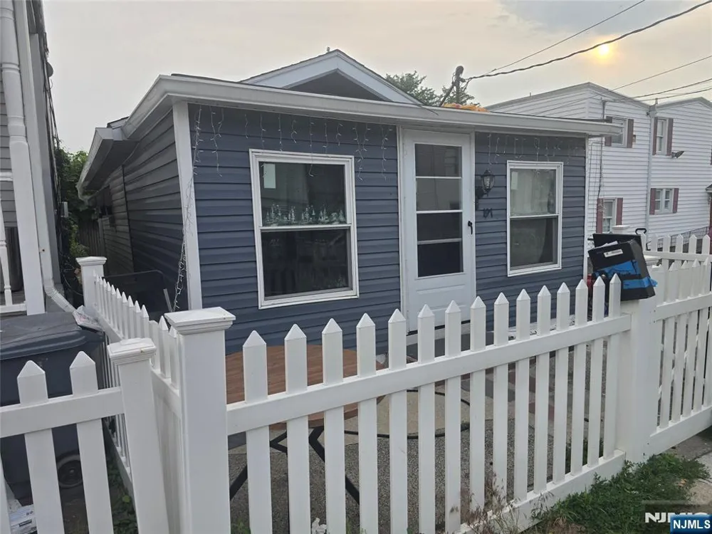 197 Edmund Avenue Paterson, NJ 07502