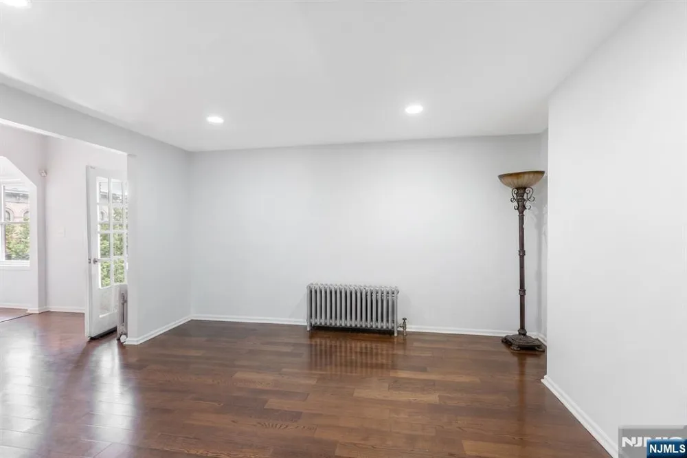 158 Clinton Street East Orange, NJ 07018