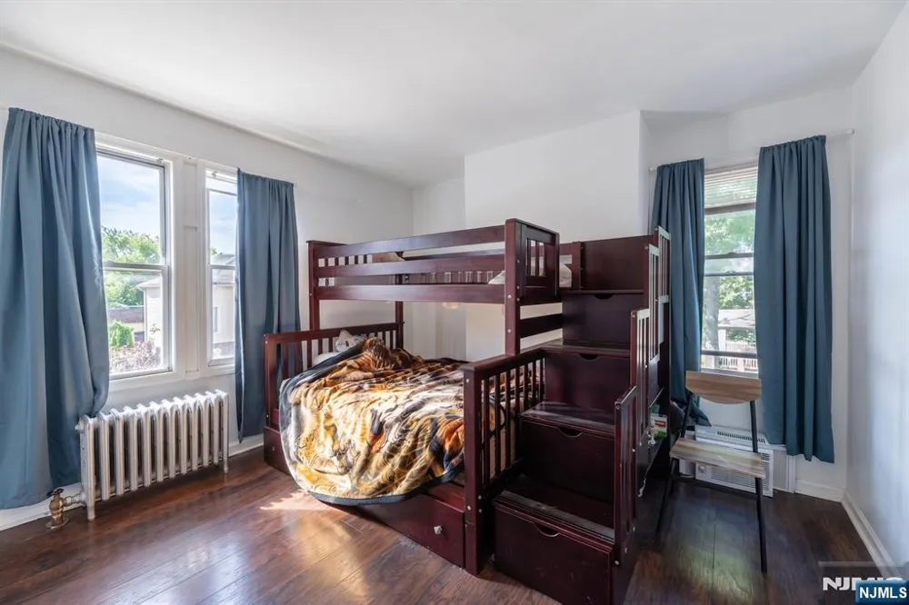 158 Clinton Street East Orange, NJ 07018