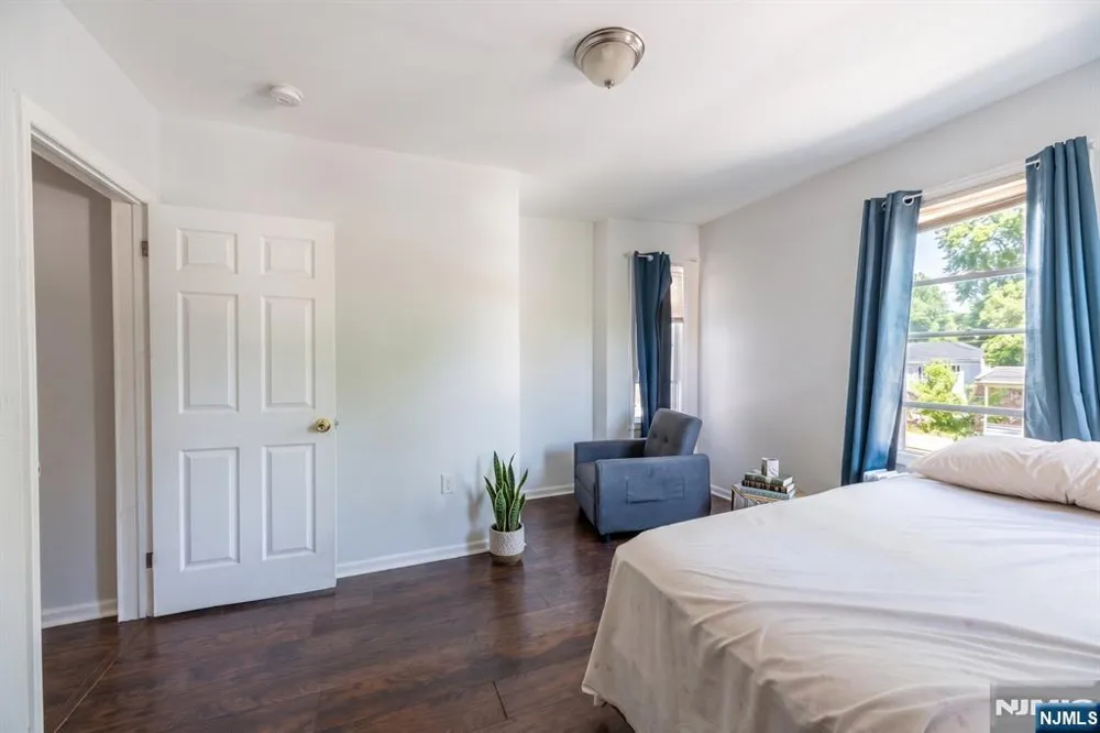 158 Clinton Street East Orange, NJ 07018