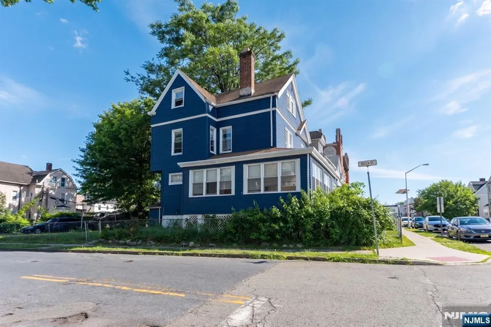 158 Clinton Street East Orange, NJ 07018