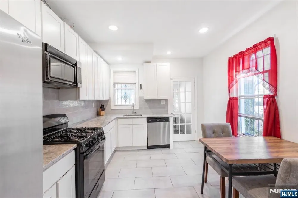 158 Clinton Street East Orange, NJ 07018