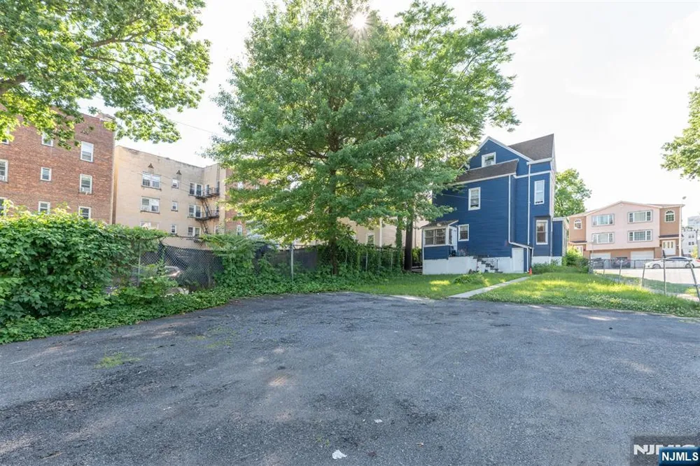 158 Clinton Street East Orange, NJ 07018