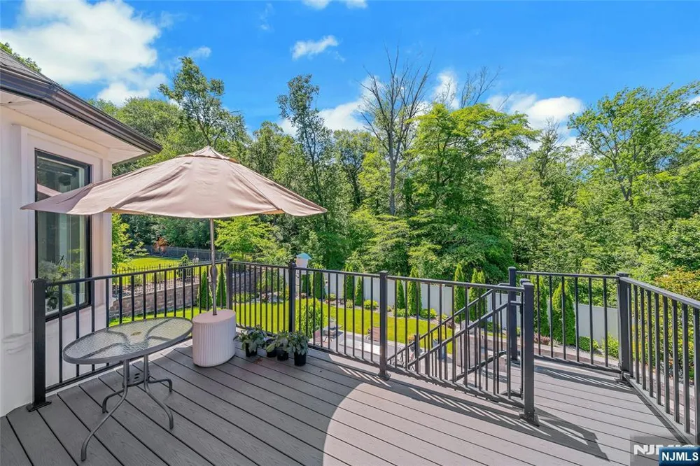 697 Terrace Drive Paramus, NJ 07652